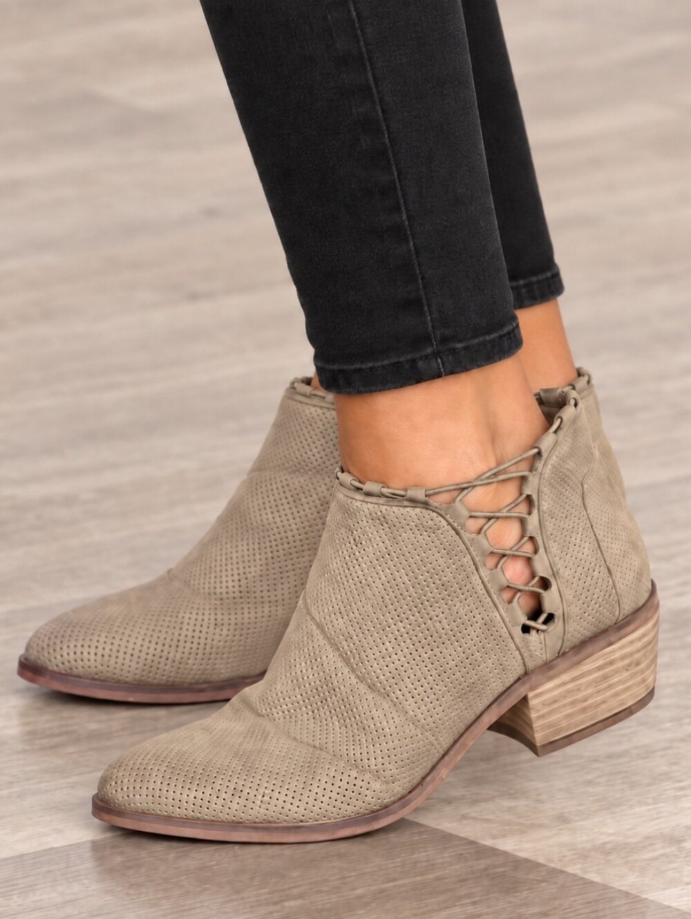 Vince Camuto Pandormia, Antique Green, Nubuck Leather, Comfort Bootie 6M